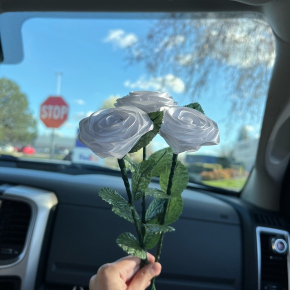 Single Artificial Roses - Picture 2 of 4